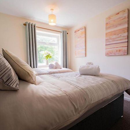 3-Bedroom House With Garden, Conservatory, In Centre Of Worcester Buitenkant foto