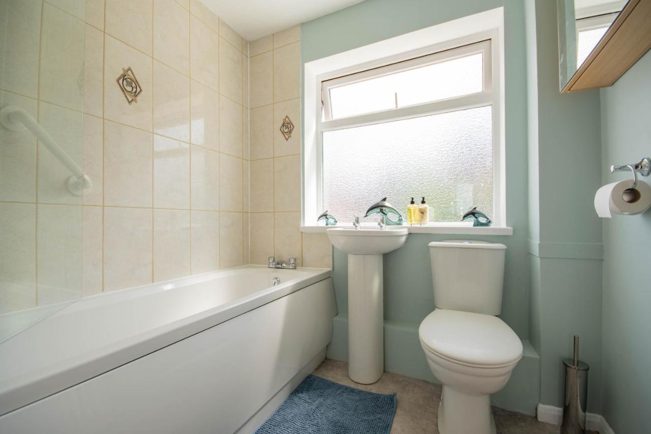 3-Bedroom House With Garden, Conservatory, In Centre Of Worcester Buitenkant foto