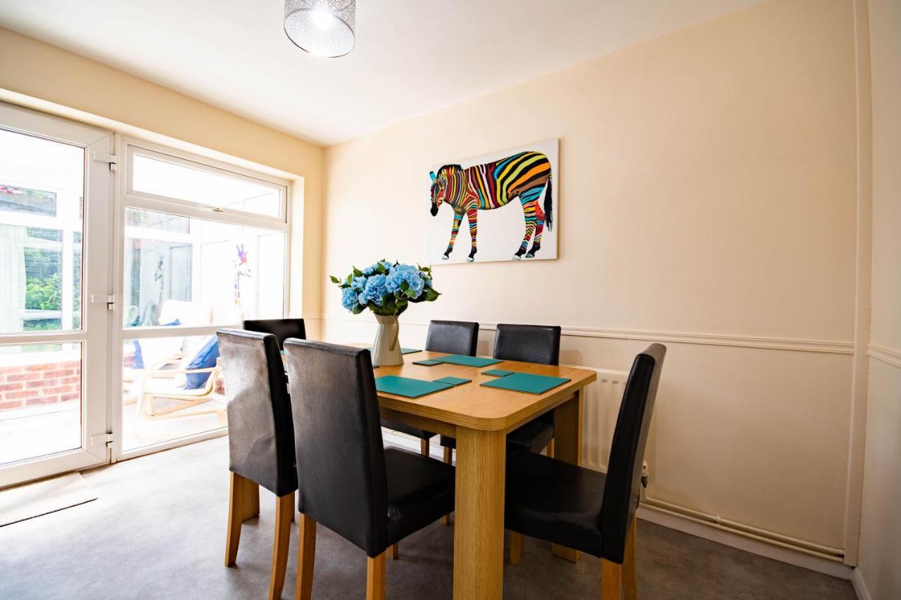 3-Bedroom House With Garden, Conservatory, In Centre Of Worcester Buitenkant foto