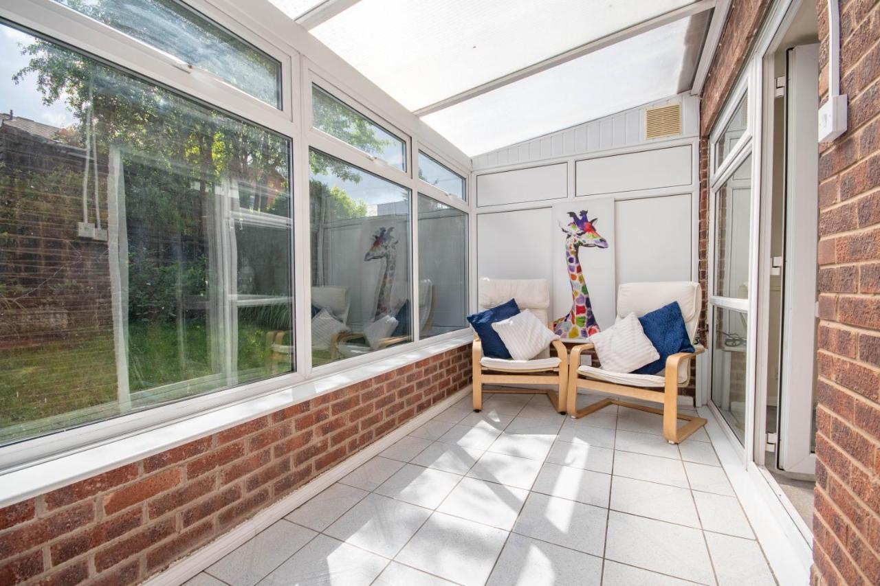 3-Bedroom House With Garden, Conservatory, In Centre Of Worcester Buitenkant foto