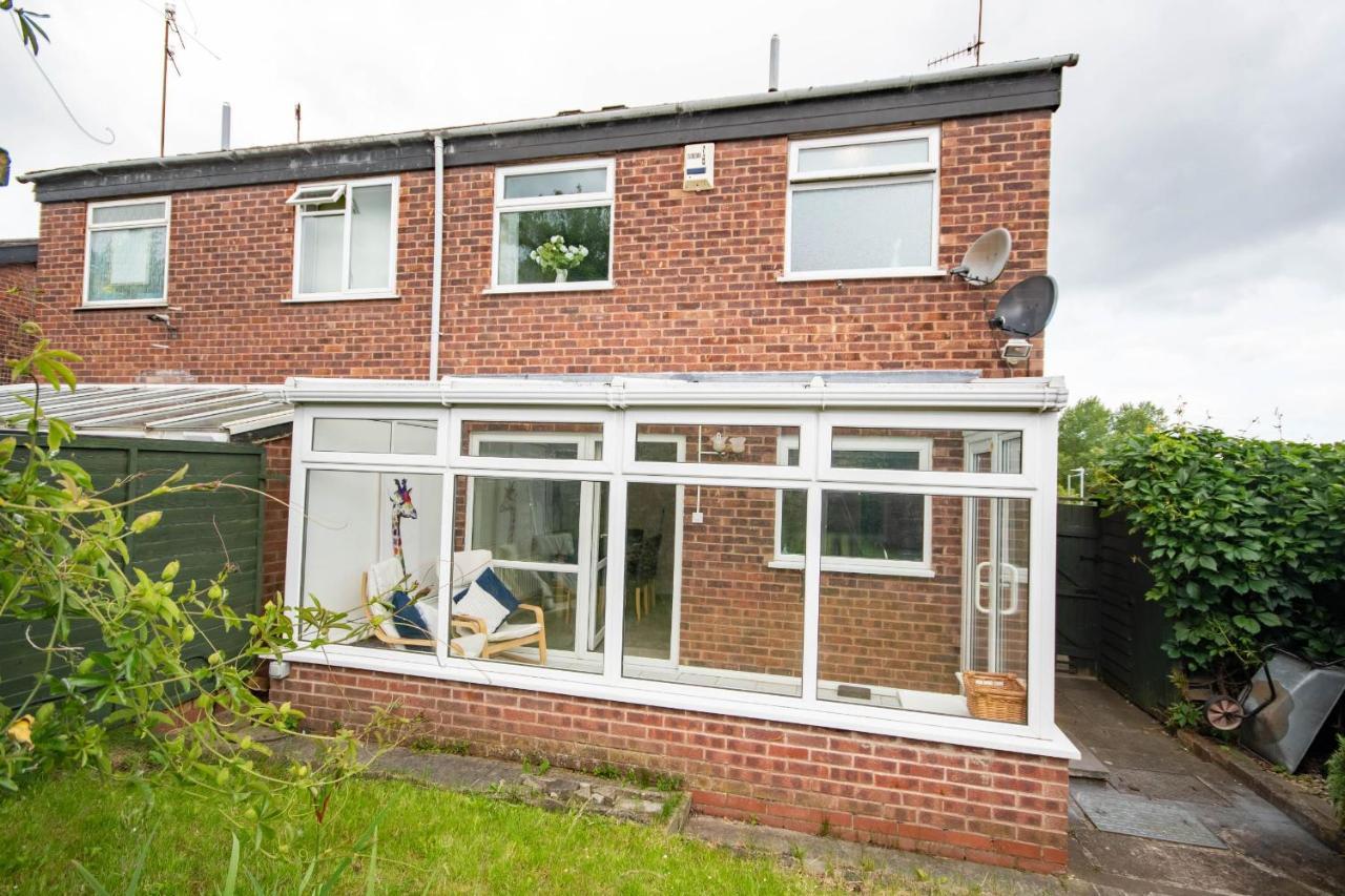 3-Bedroom House With Garden, Conservatory, In Centre Of Worcester Buitenkant foto