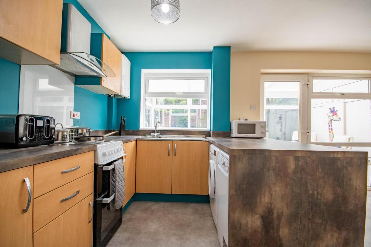 3-Bedroom House With Garden, Conservatory, In Centre Of Worcester Buitenkant foto