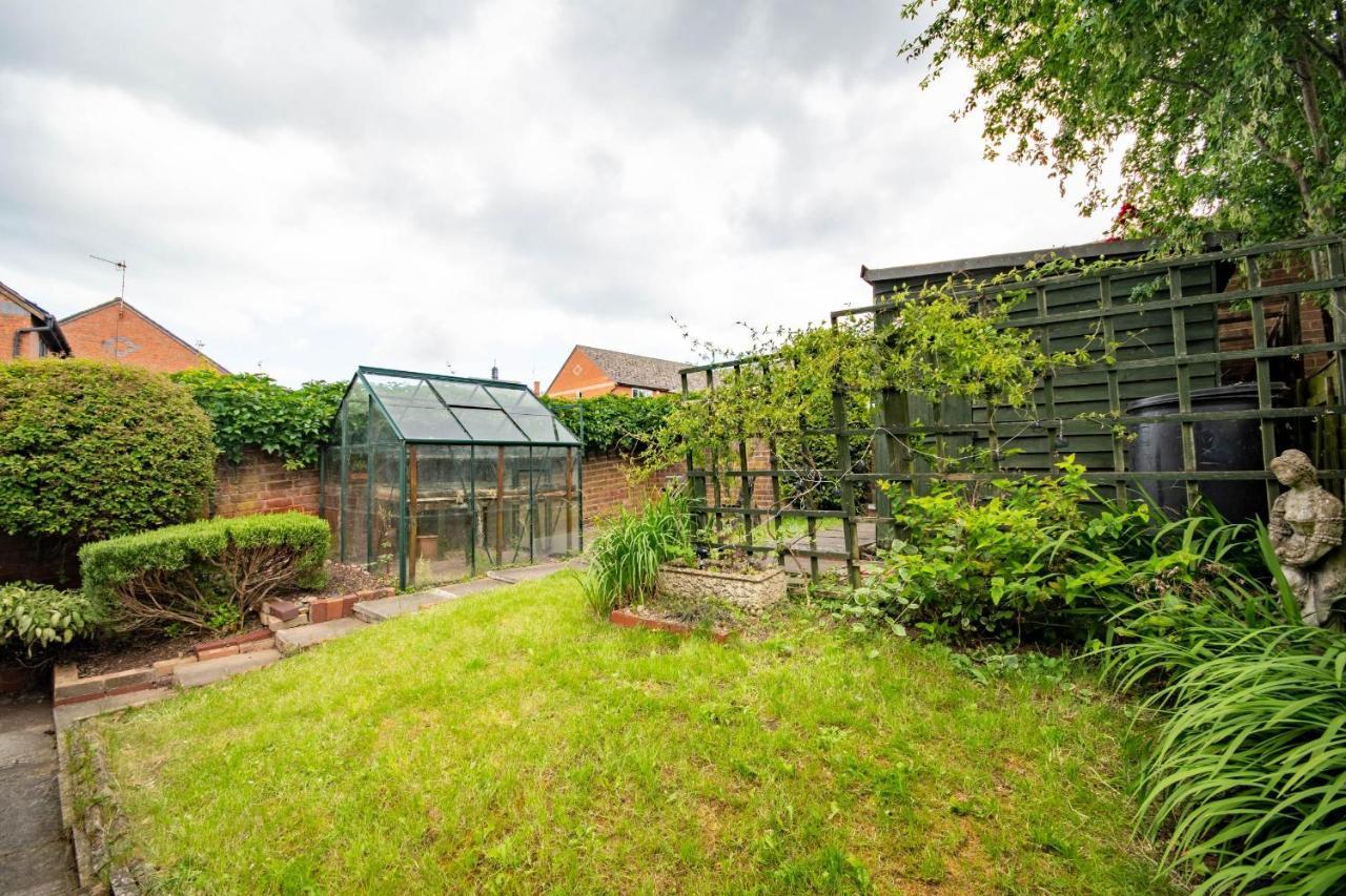3-Bedroom House With Garden, Conservatory, In Centre Of Worcester Buitenkant foto